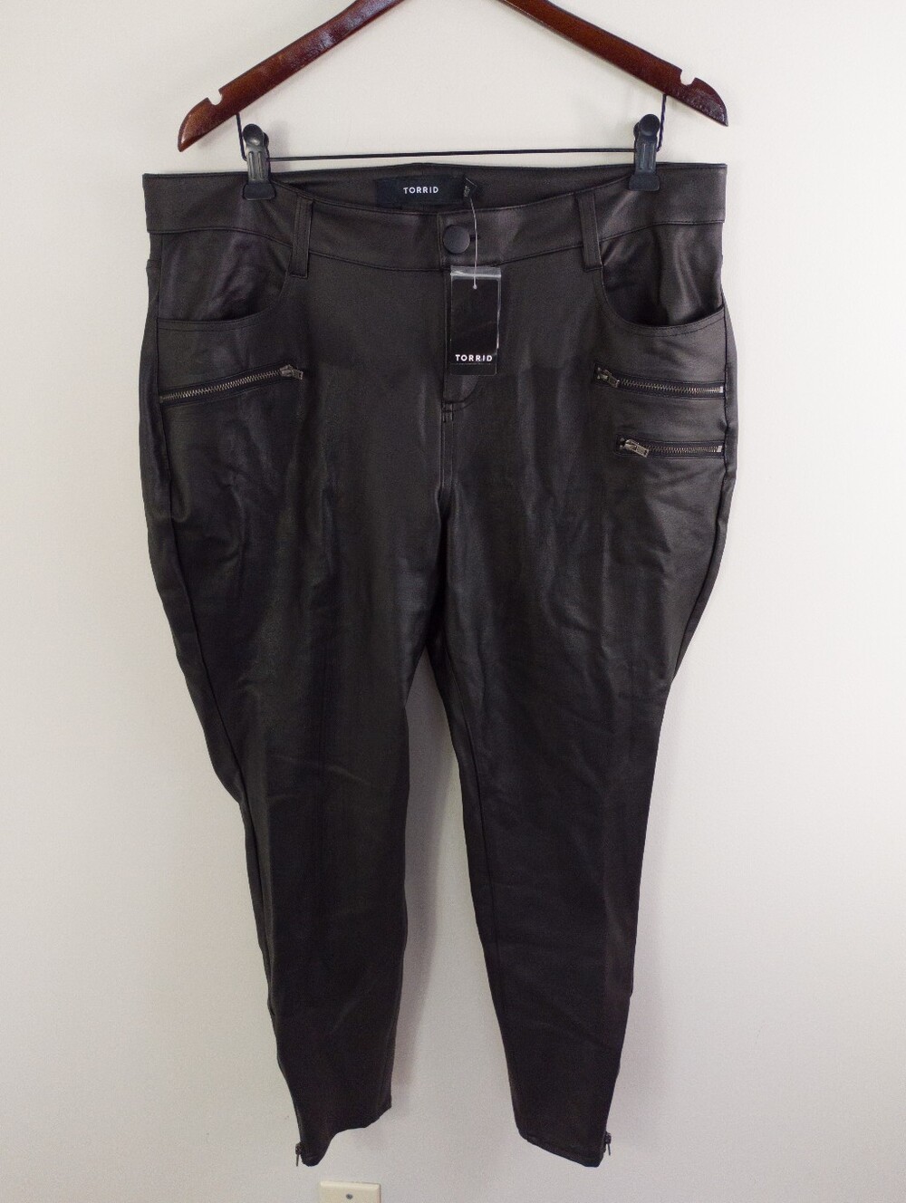 Torrid Black Coated Ponte Zip Skinny Pants Faux Leather Black Size 16R New